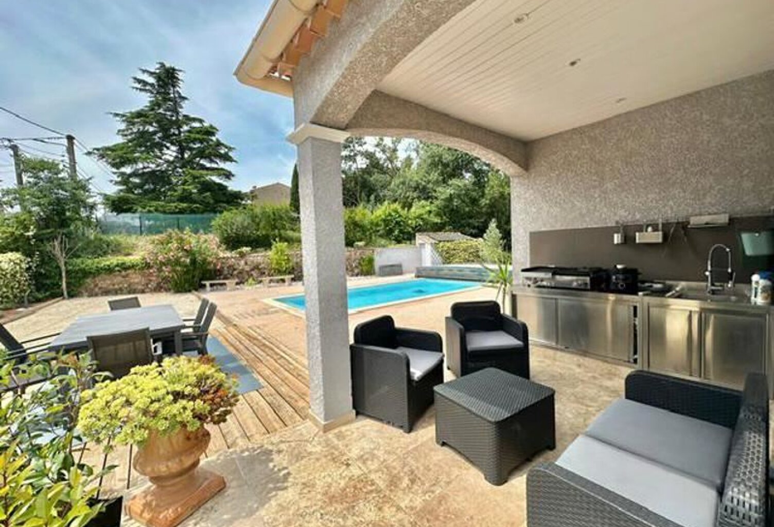 Villa de 5 pièces principales — photo 1