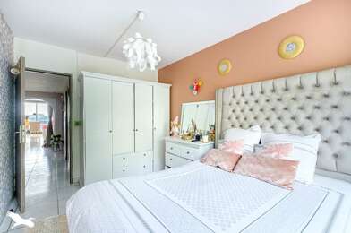 Appartement 4 pièces 262400 €