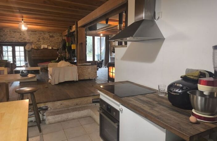 Maison en pierre de 3 pièces principales — photo 3