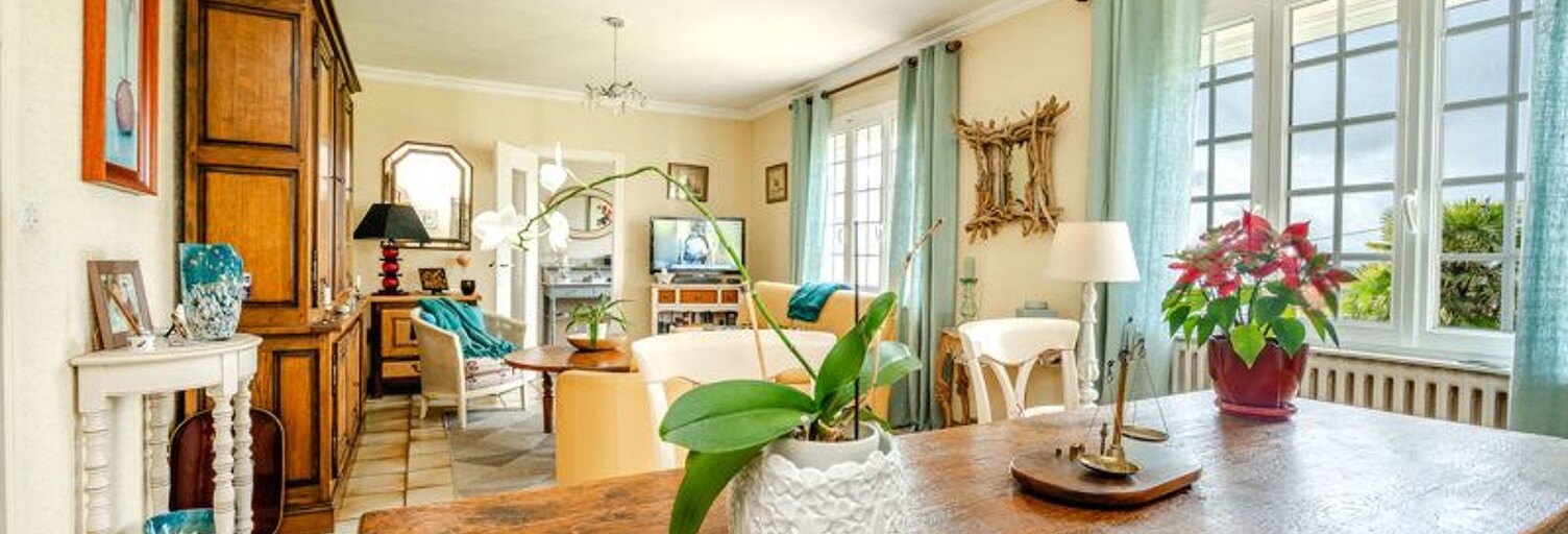 Maison 7 Pièces 142 m² à vendre à Pont-de-Buis-lès-Quimerch (29590)