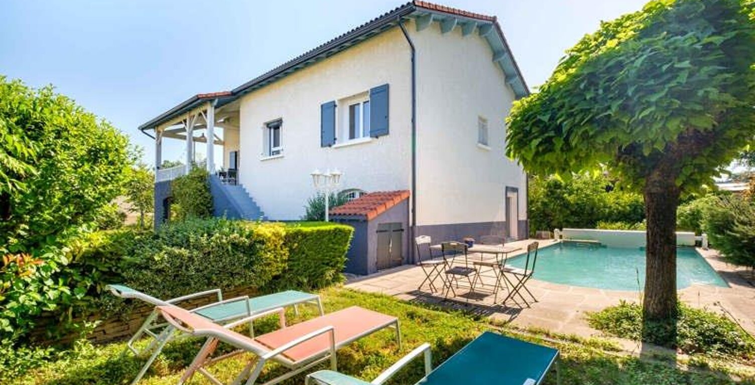 Vente maison 6 pièces 154 m² Chassieu (69680) — photo 1