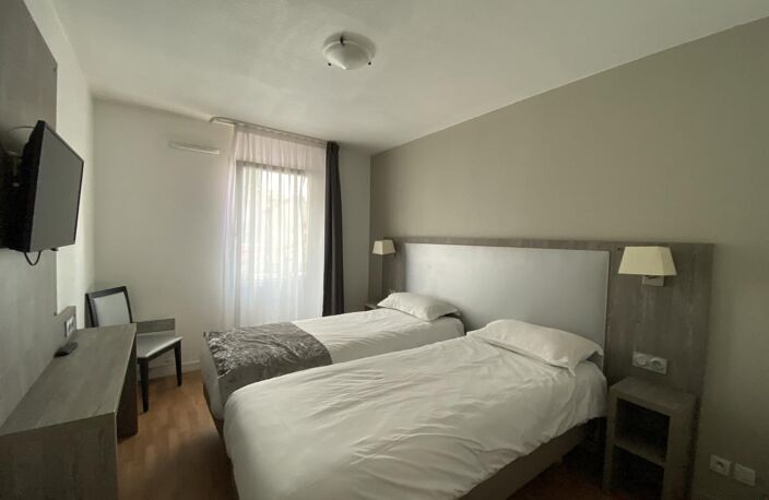 7 appartements (3 studios, 2 T1 et  2 T2) + 4 parkings — photo 4