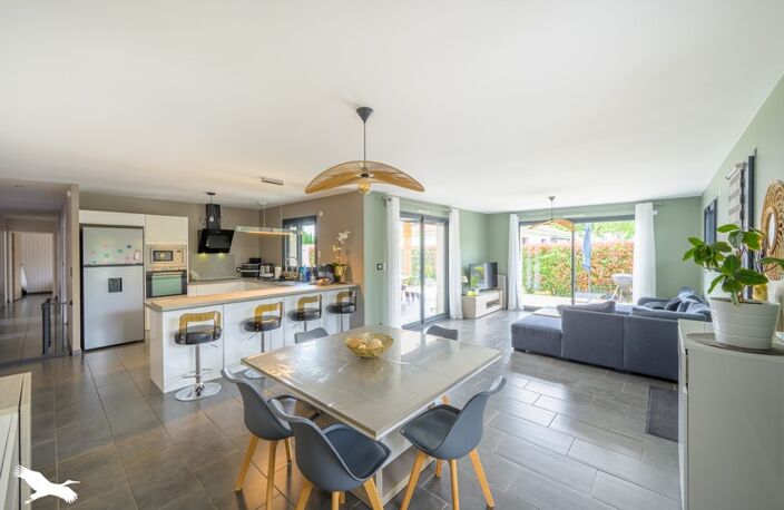 Contemporaine de 6 pièces principales — photo 2