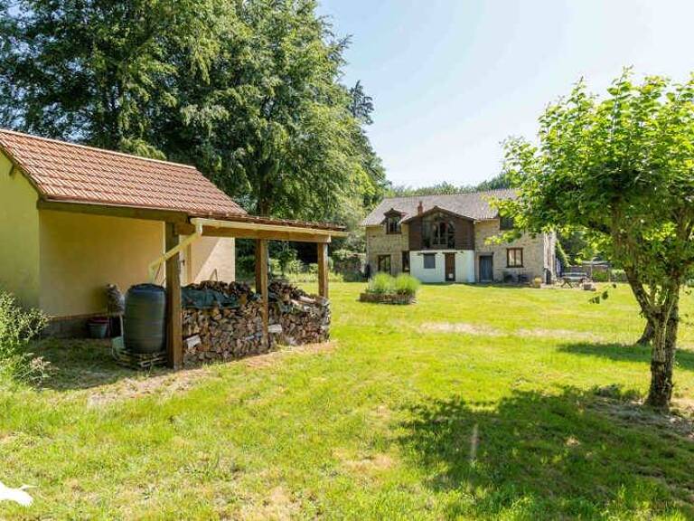 Maison en pierre de 5 pièces principales — photo 1
