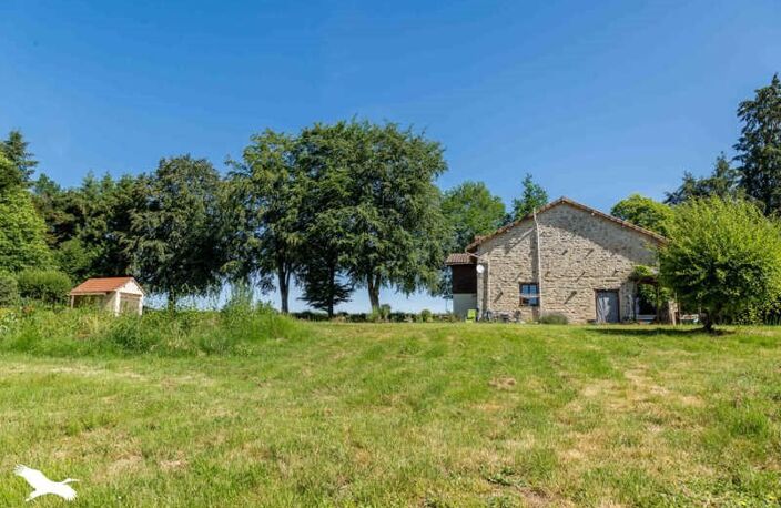 Maison en pierre de 5 pièces principales — photo 2