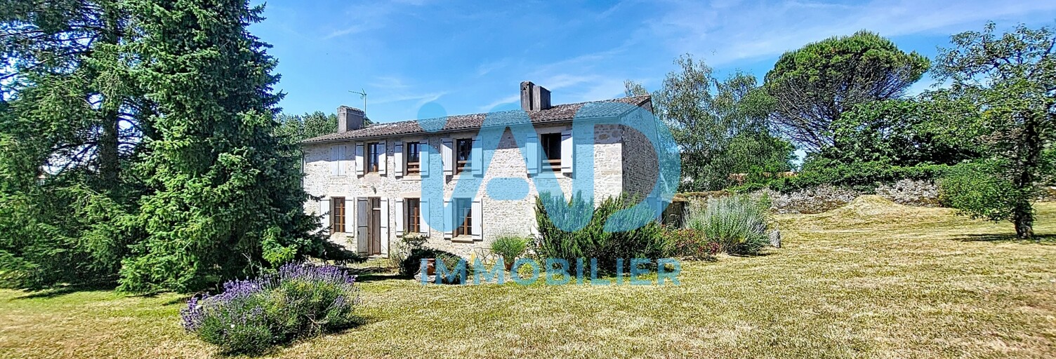 Maison 8 Pièces 205 m² à vendre à Xaintray (79220)