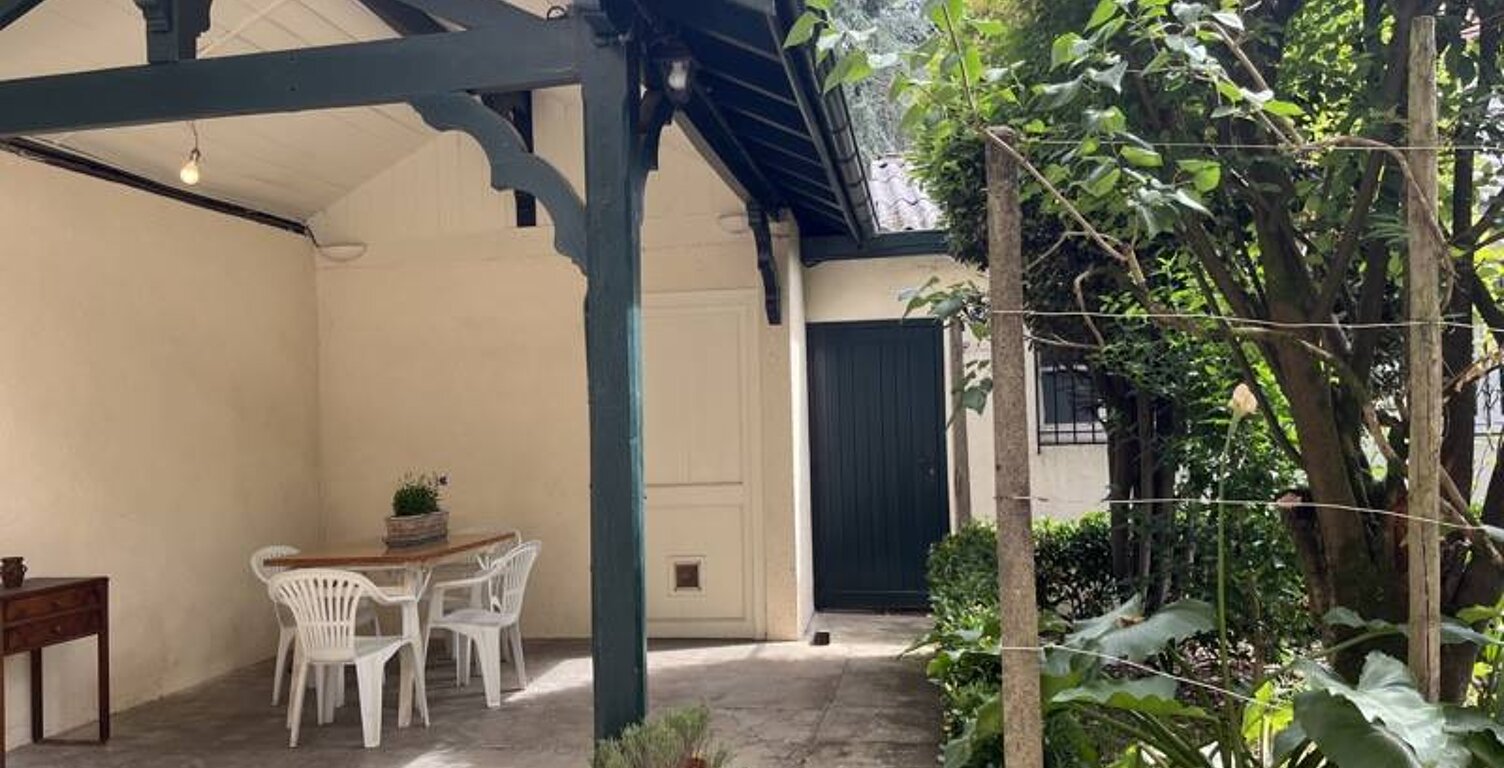 Maison de ville de 12 pièces principales — photo 1