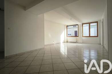 Appartement 3 pièces 710 €