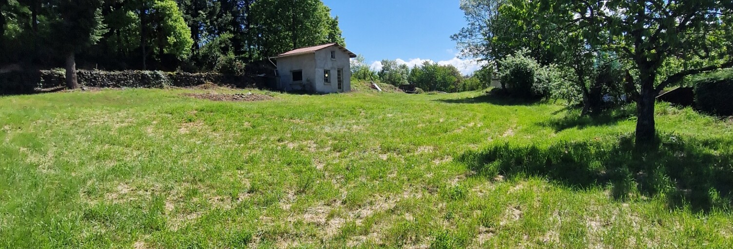 Terrain  2437 m² à vendre à Coubon (43700)