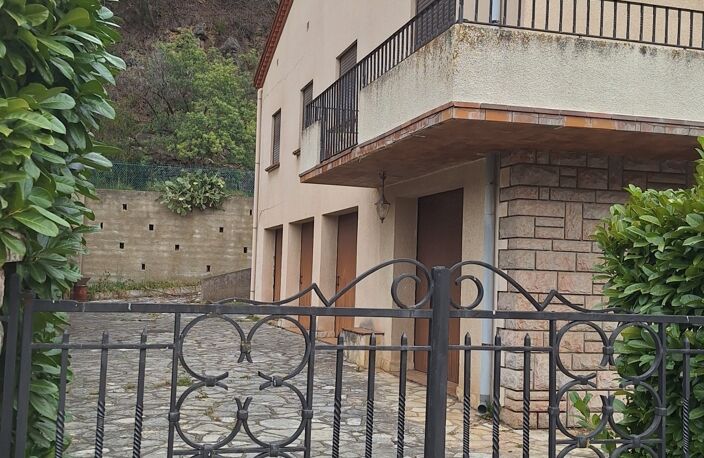 Vente Maison/villa 10 pièces — photo 2