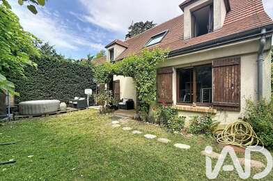Maison 6 pièces 2250 €