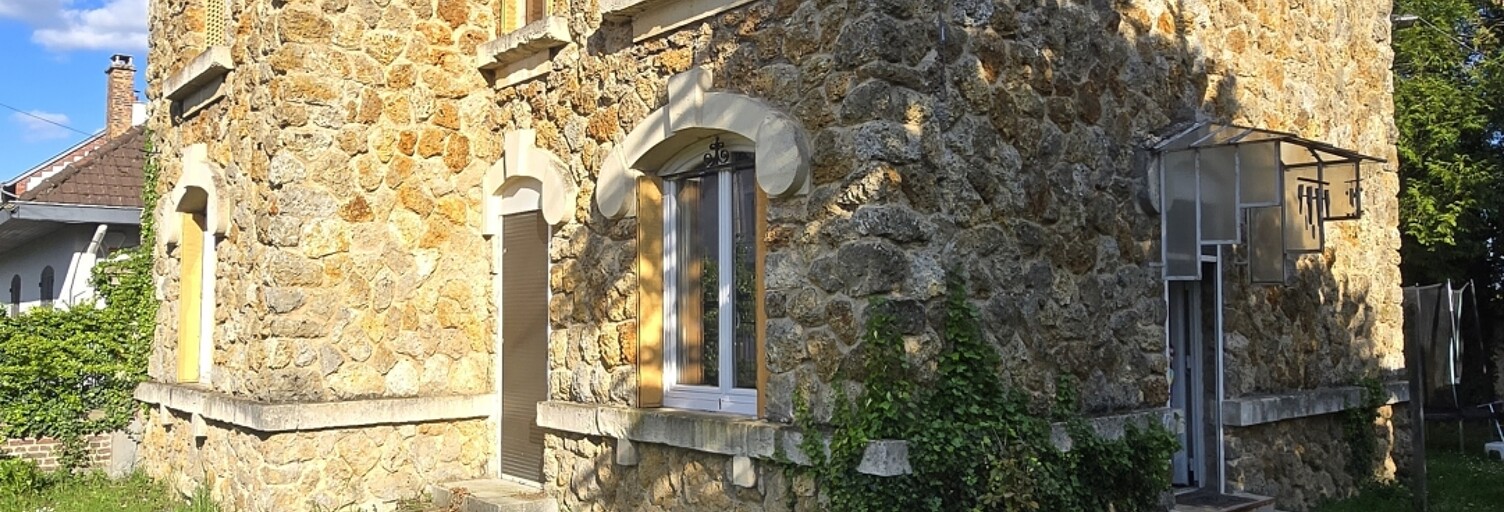 Maison 6 Pièces 132 m² à vendre à Saint-Erme-Outre-et-Ramecourt (02820)