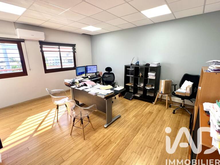 Vente Boutique/Local commercial 98 m&sup2; — photo 1
