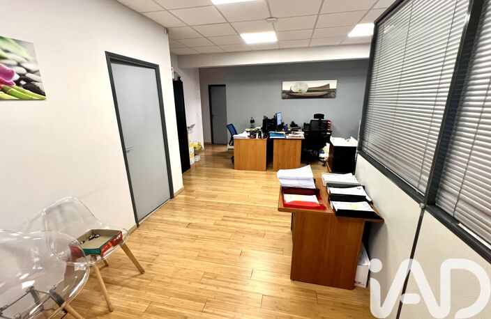 Vente Boutique/Local commercial 98 m&sup2; — photo 3