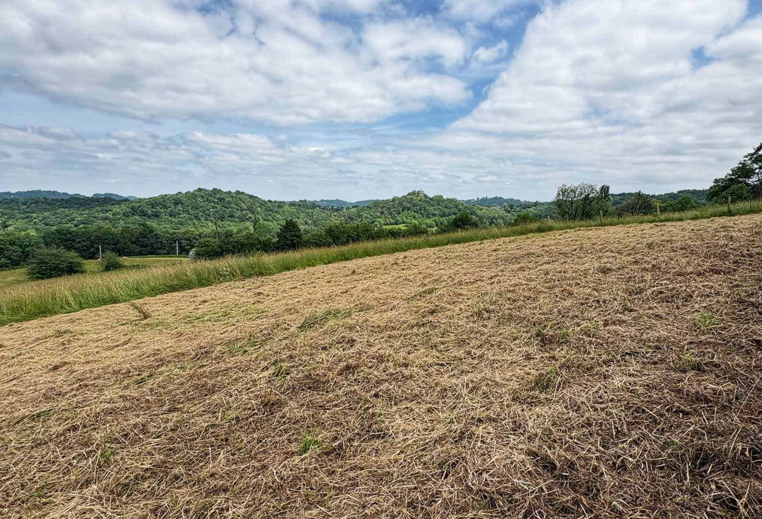 Vente Terrain 1 215 m&sup2; — photo 1