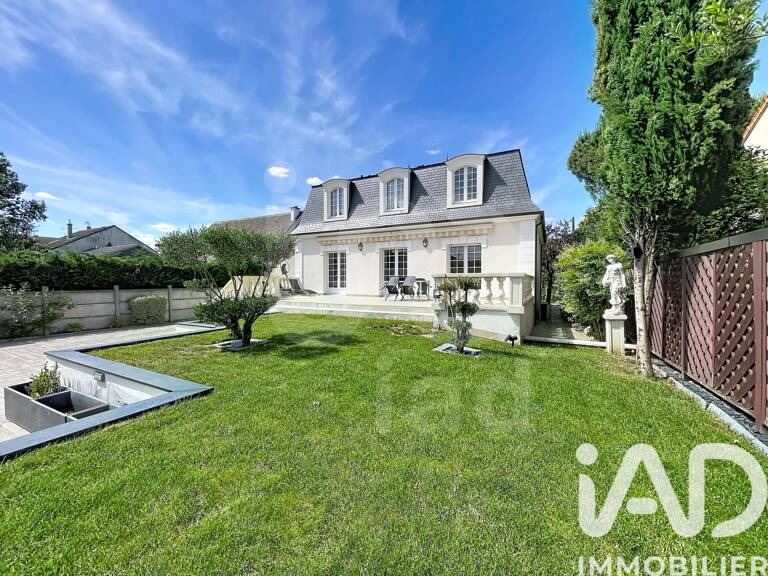 Vente Maison/villa 8 pièces — photo 1