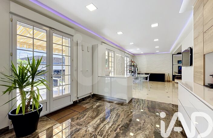 Vente Maison/villa 8 pièces — photo 2