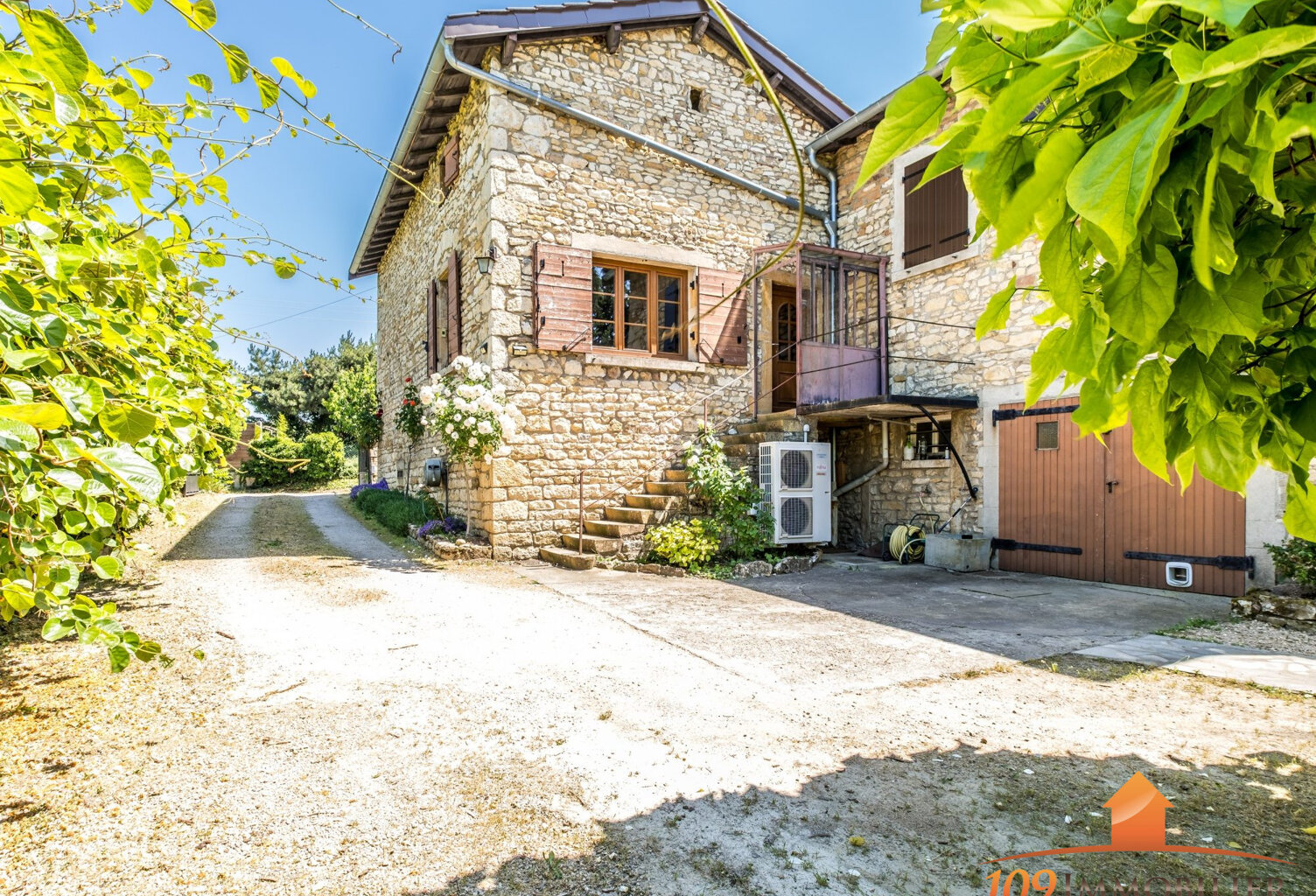 MAISON ANCIENNE PLEINE DE CHARME — photo 1