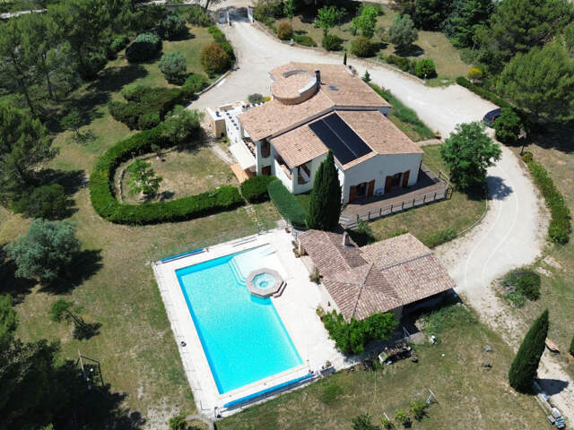 VILLA LAMBESC - 9 pièce(s) - 308 m2 — photo du bien