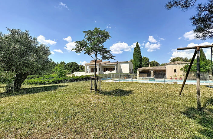 VILLA LAMBESC - 9 pièce(s) - 308 m2 — photo 2