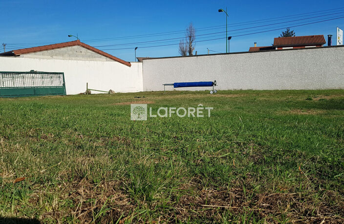 TERRAIN constructible viabilisé VEAUCHE 587 m2 — photo 2