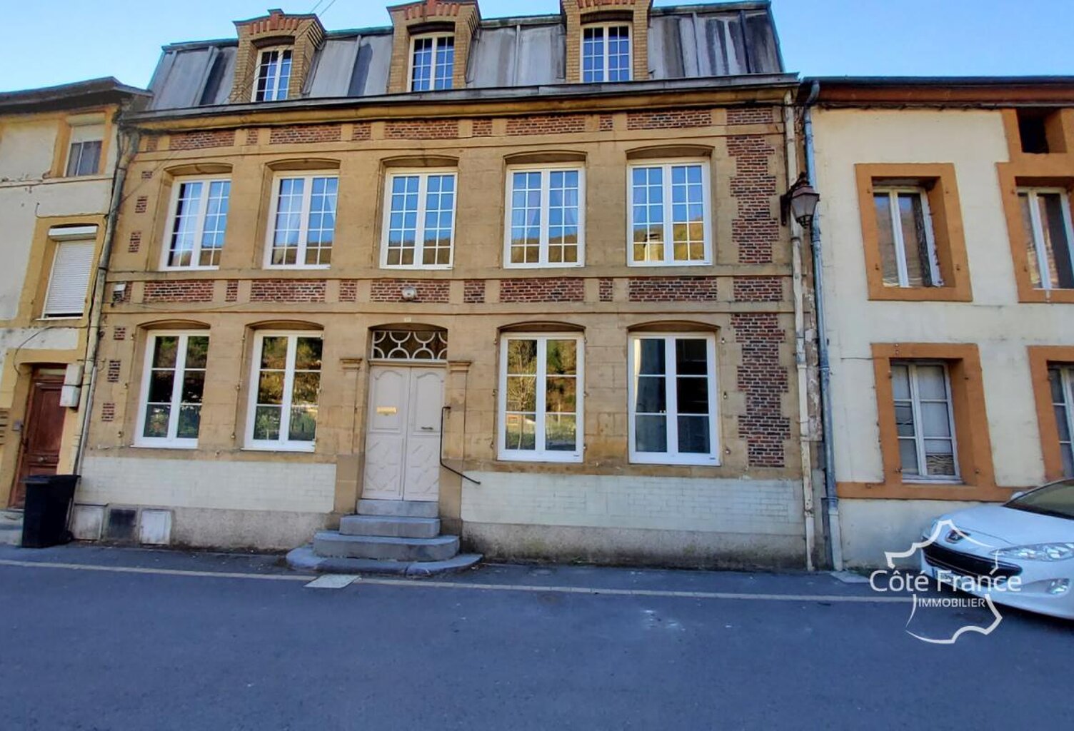 08 Monthermé. Maison 4 chambres — photo 1