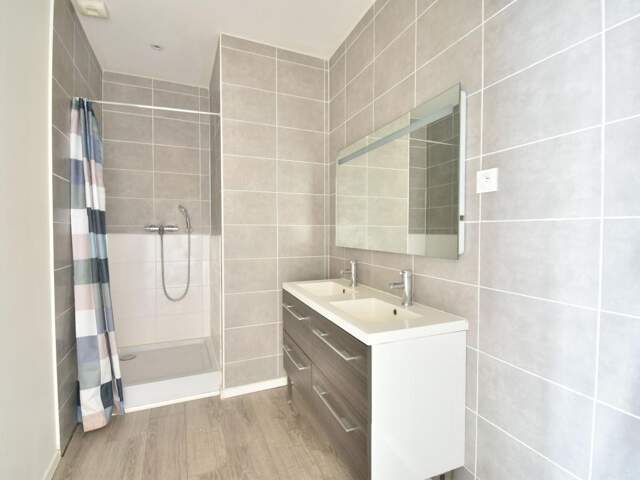 Appartement À Vendre — photo du bien