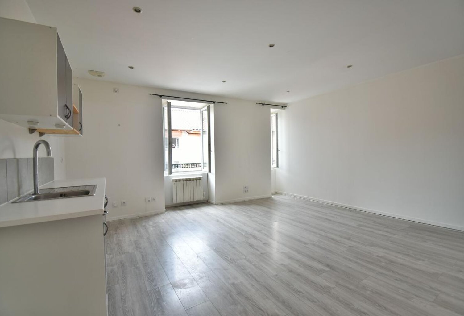 Appartement À Vendre — photo 1