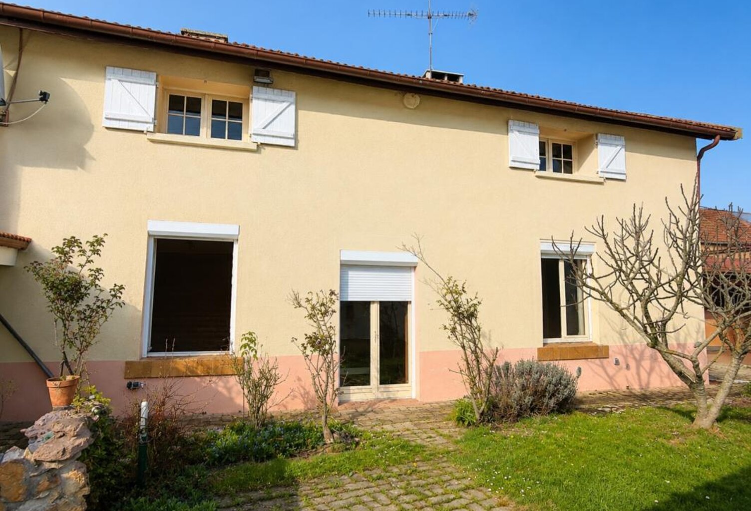 MAISON 4 CHAMBRES AVEC GARAGE ET JARDINET — photo 1