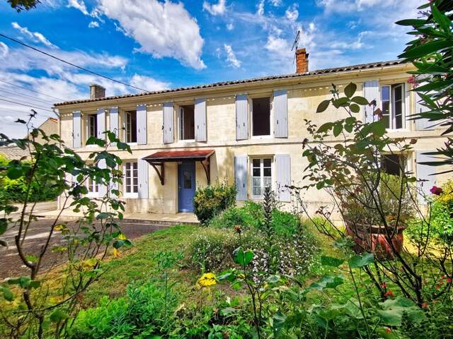 Maison en pierre 4 chambres à rénover 159m2 — photo du bien