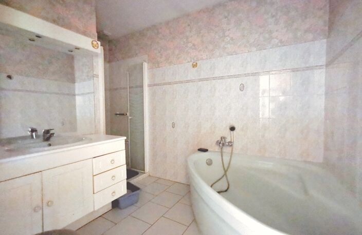 Maison en pierre 4 chambres à rénover 159m2 — photo 3