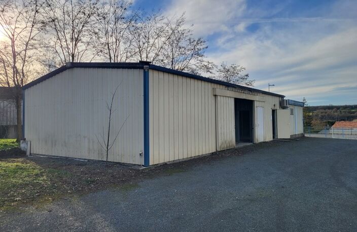 Entrepôt/bureau à vendre AIRVAULT (79) Terrain 1289 m² — photo 2