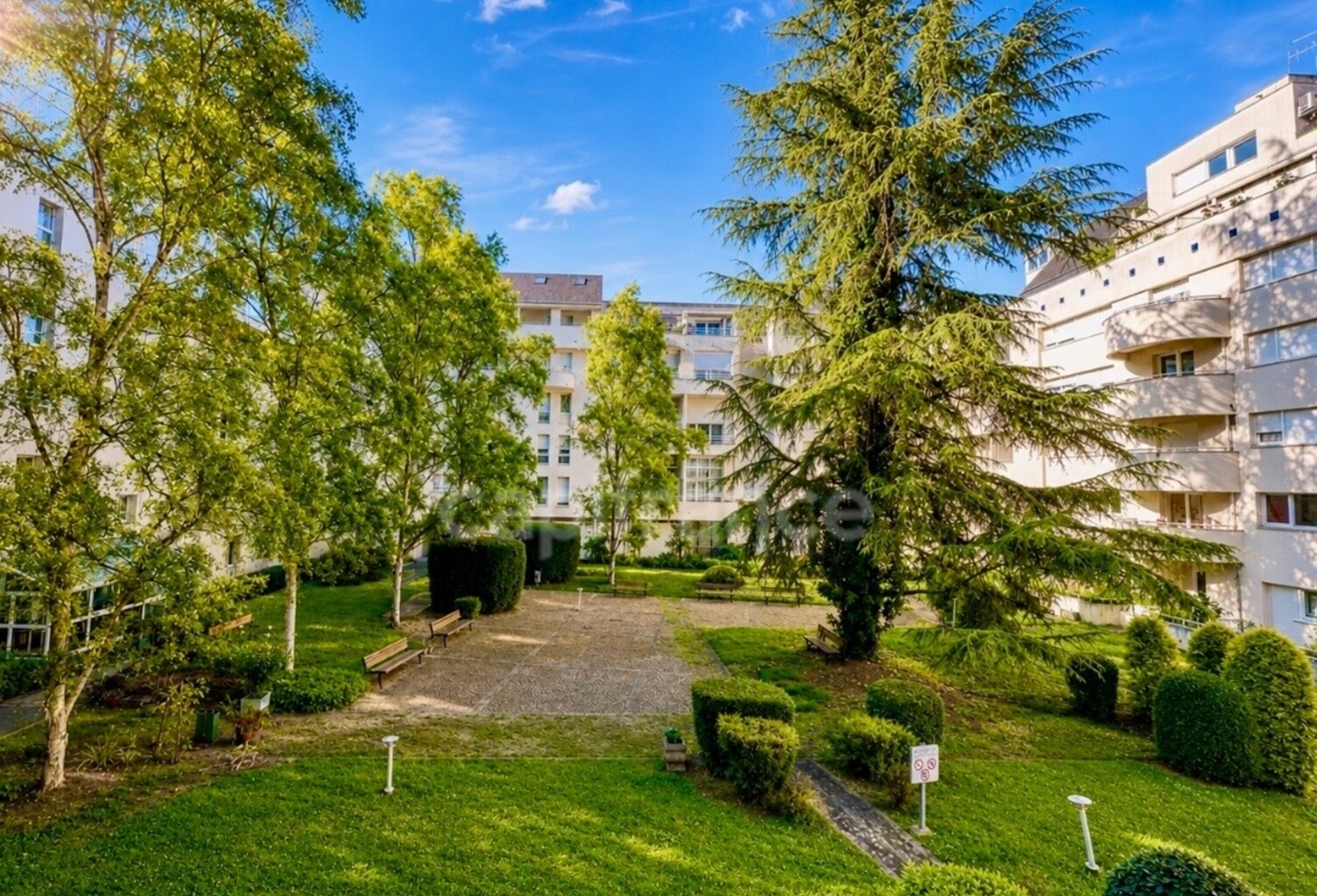 ÉPERNAY HYPER-CENTRE – APPARTEMENT T2 AVEC BALCON, PARKING & ASCENSEUR — photo 1