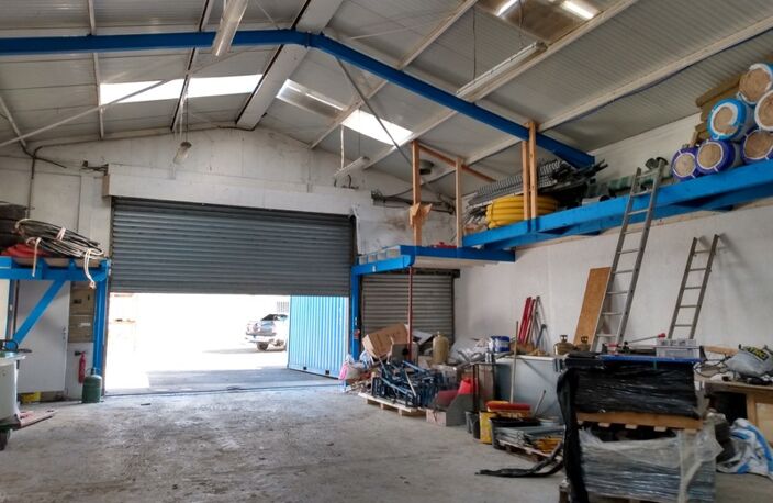 Locaux d'activités et bureaux loués à vendre SAINT JEOIRE PRIEURE (73) — photo 2