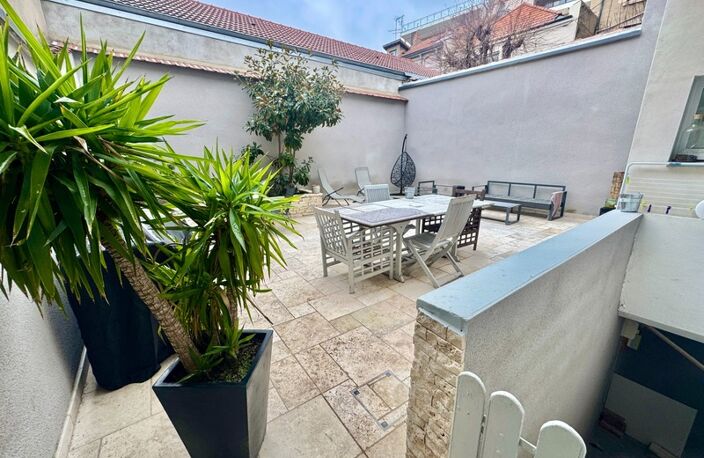 ROANNE – MAISON TYPE LOFT 95 m2 RÉNOVÉE AVEC GARAGE ET COUR PRIVATIVE — photo 2