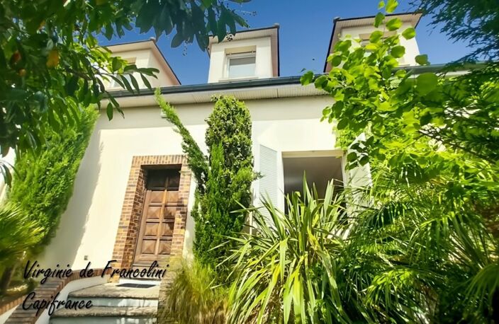 Maisons-Alfort-A vendre maison familiale-7 pièces-5 chambres-sous-sol-terrasse-jardin-2 garages-Proche Bords de Marne — photo 4