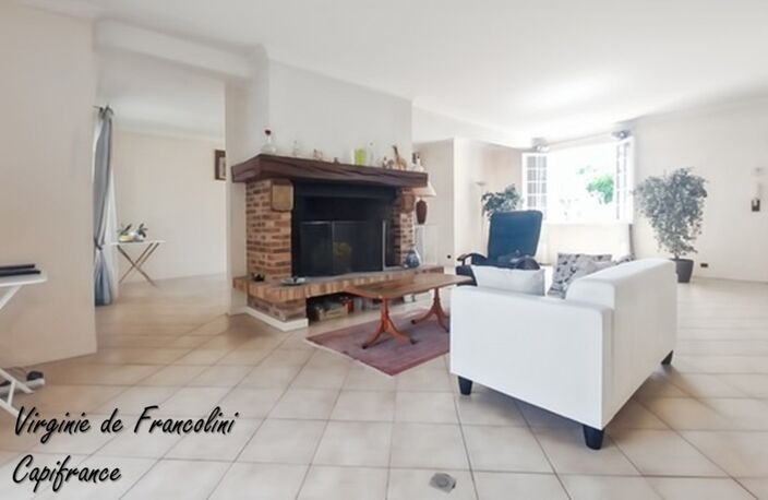 Maisons-Alfort-A vendre maison familiale-7 pièces-5 chambres-sous-sol-terrasse-jardin-2 garages-Proche Bords de Marne — photo 5