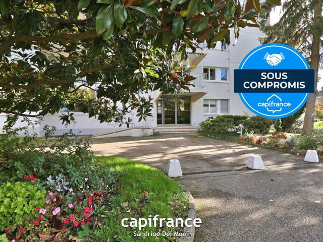 SAINTE FOY LES LYON - Bd de l'Europe- Appartement T3 de 68m² avec balcon, place de stationnement extérieure et cave — photo du bien