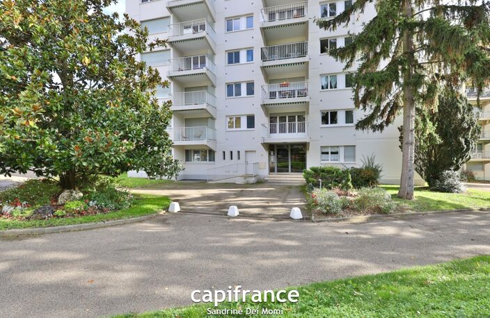 SAINTE FOY LES LYON - Bd de l'Europe- Appartement T3 de 68m² avec balcon, place de stationnement extérieure et cave — photo 3