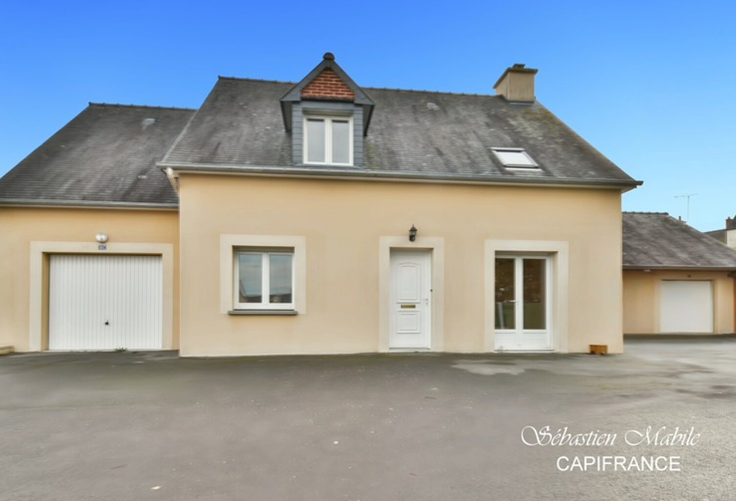 Maison 5 pièces avec vie de plain pied au rez de chaussée - PONTORSON (50) — photo 1