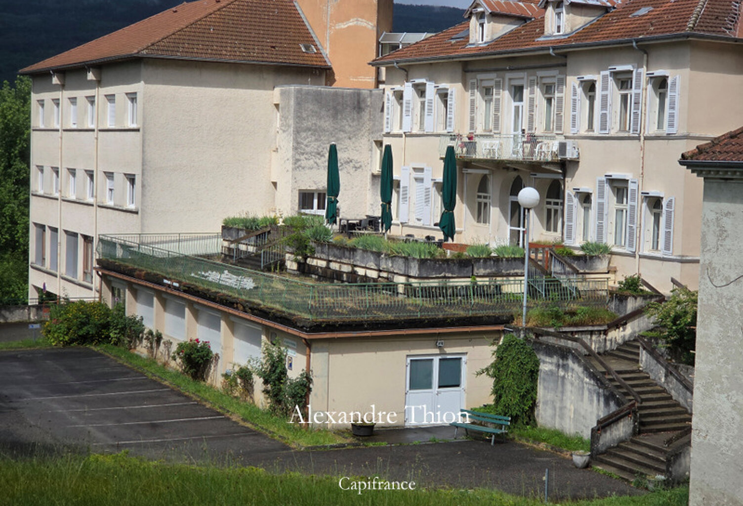 Propriété à vendre  CONFORT (01) — photo 1