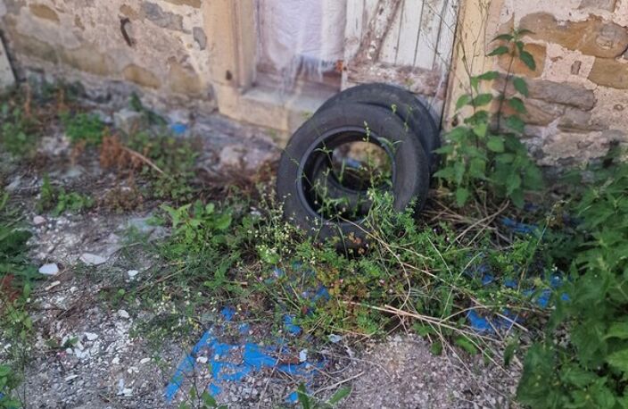 GRANGE/LOCAL proche CHATENOIS (88) idéale STOCKAGE ou Création de GARAGES ou pour Réhabilitation en MAISON — photo 3