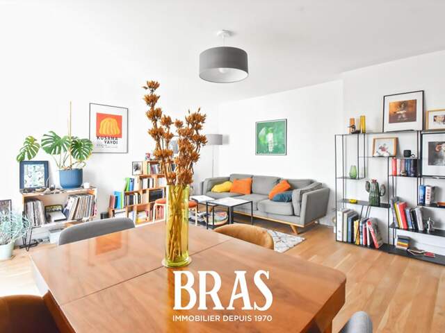 Appartement T4 Duplex avec balcon et garage — photo du bien
