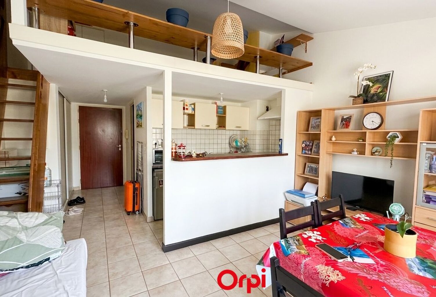 ORPI SAINT DENIS - APPARTEMENT T1 BIS BELLEPIERRE — photo 1