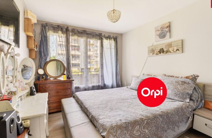 A vendre - Appartement type 4 - 81m2 - vue sur parc - rénovations énergétiques du bâtiment votées ! — photo 4