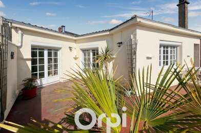Appartement 4 pièces 275600 €