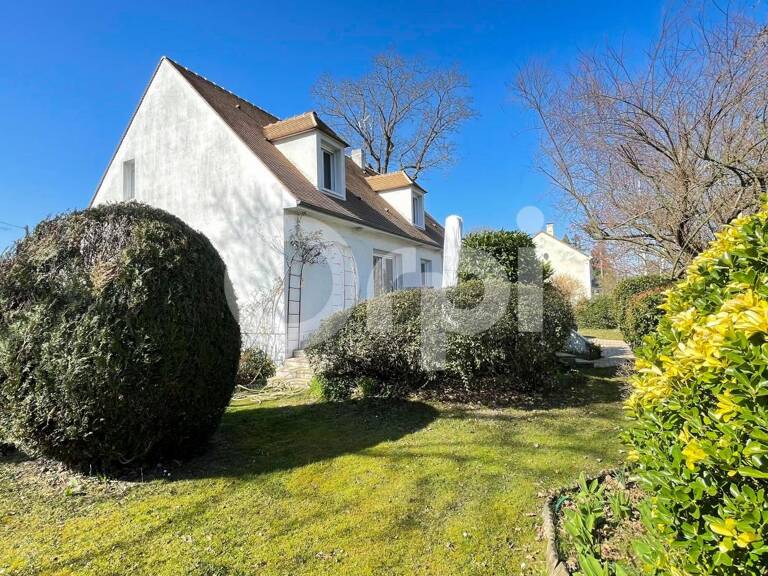 Maison de 7 pièces  152 m² , 251m² utile  avec possibilité À Vendre sur Verneuil/seine — photo 1