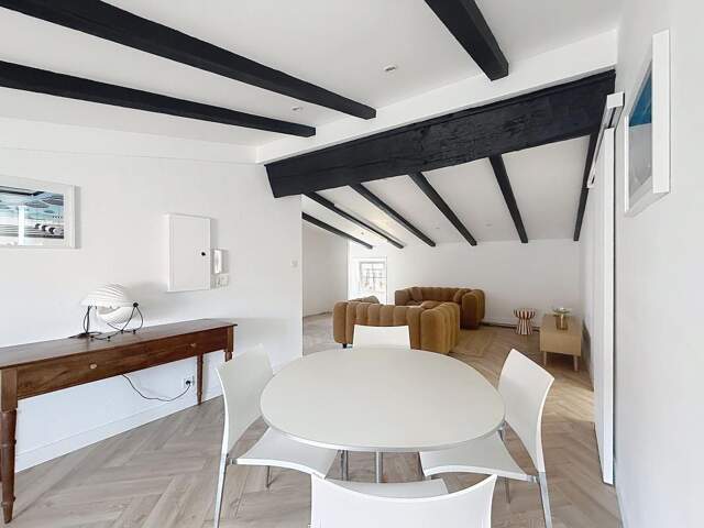 Appartement À Vendre — photo du bien
