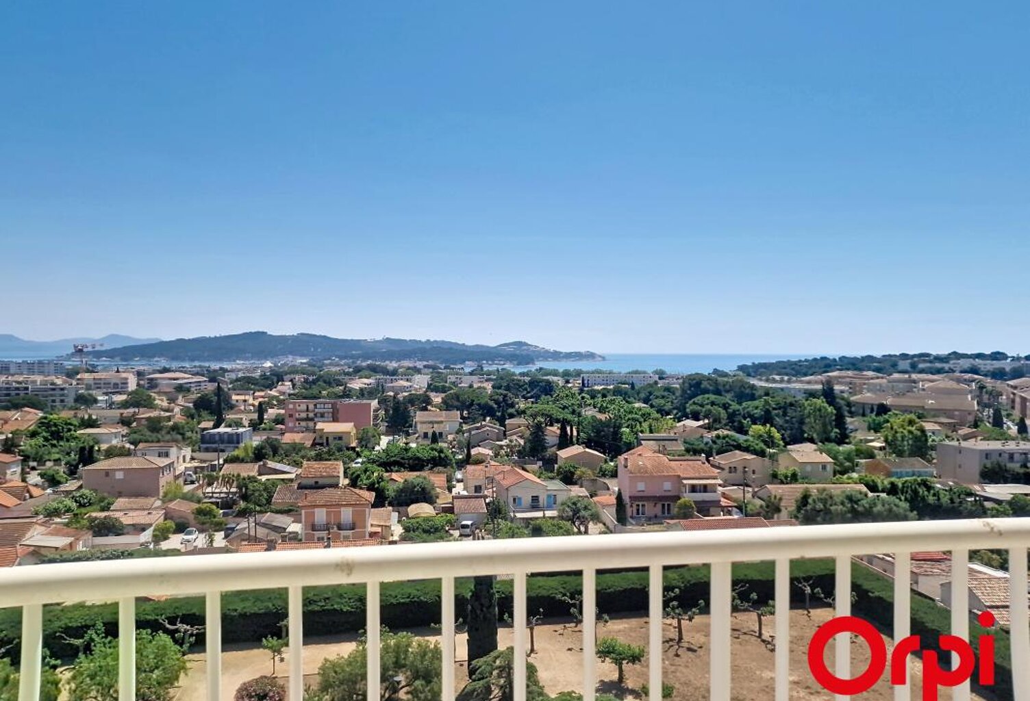 Appartement 3 Pièces vue mer avec cave — photo 1