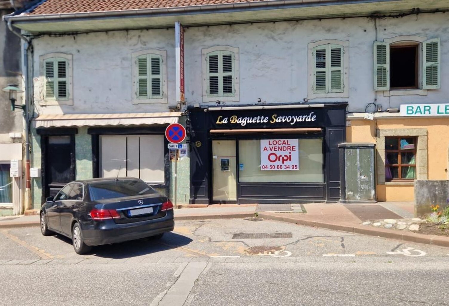 À VENDRE – LOCAL COMMERCIAL TOUT USAGE AU CENTRE-VILLE DE RUMILLY — photo 1